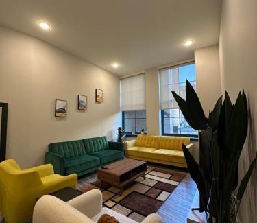 Gateway District Wohnung | Relaxing Playhouse Square Apartment