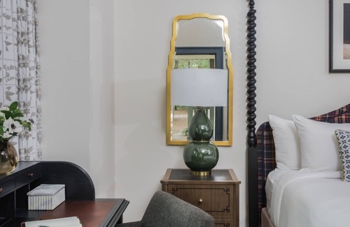 Mount Berry Hotel | Relaxing Stay with Golf, Spa, and Outdoor Pool! Pets Allowed!