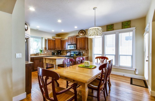 Meridian Haus | UMZUGSPEZIALIST UND SONDERANGEBOTE !! 3 Zim. 2b., Nah an alles!