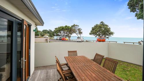 Red Beach Haus | Remarkable Red Beach - Red Beach Holiday Home