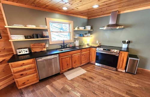 Harbor Springs Haus | Remodeled 4 bedroom home in Good Hart close to Lake Michigan beaches