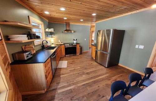 Harbor Springs Haus | Remodeled 4 bedroom home in Good Hart close to Lake Michigan beaches