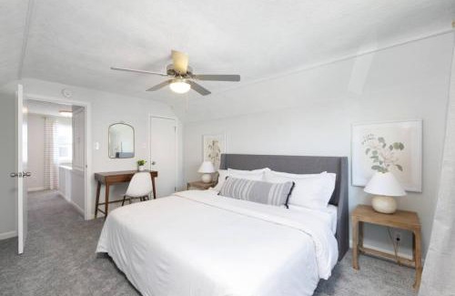 Parma Haus | Remodeled 4 Bedroom With a Game Room