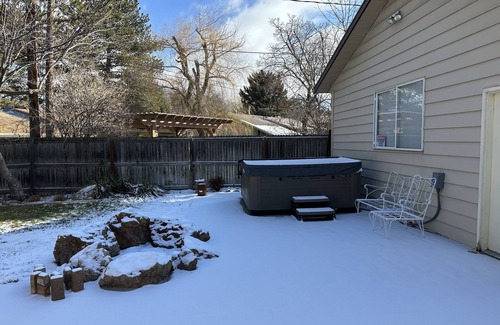 Murray Haus | Remodeled home minutes from ski resorts