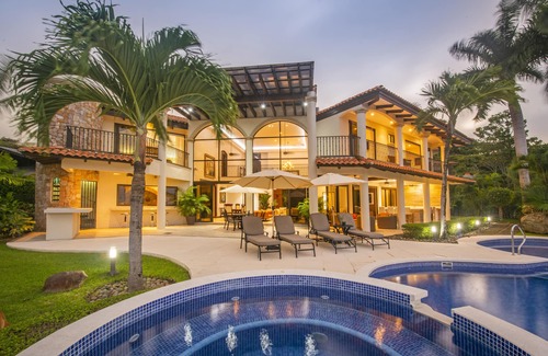 Jaco Haus | Renoviertes Haus mit Pool, unglaubliche Aussicht