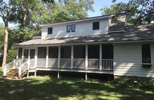 Michiana Haus | Remodeled Spacious Farmhouse-1 Block to Beach w/Gourmet Kitchen & Enclosed Porch
