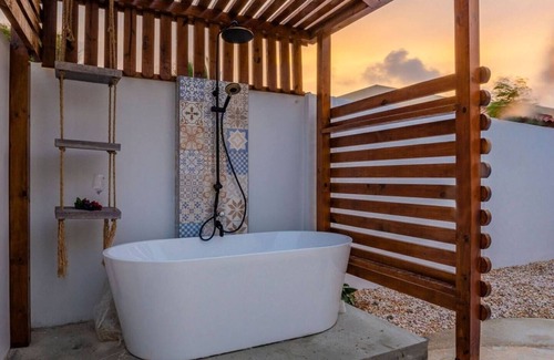Esmeralda Haus | Remodeled Villa w/ 3BR & Private Pool @ Esmeralda