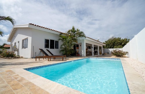 Esmeralda Haus | Remodeled Villa w/ 3BR & Private Pool @ Esmeralda