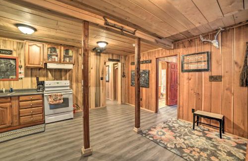New Concord Haus | Remote Kentucky Cabin with Fire Pit and 2 Ponds