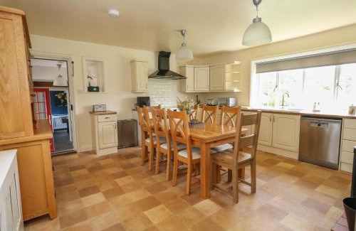 Corfe Haus | Rempstone Farmhouse