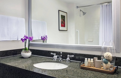 17th Street Causeway Hotel | Renaissance Fort Lauderdale Marina Hotel