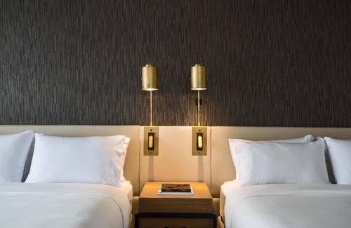 Downtown Toledo Hotel | Renaissance Toledo Downtown Hotel