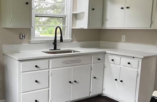 East Bloomington Haus | Renovated 3-bedroom house with granite and hardwood located near MOA and MSP