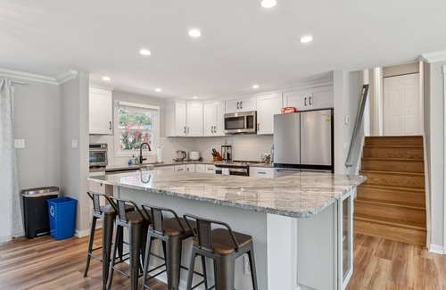 Annapolis Haus | Renovated 3BR Home Near Sandy Point & Annapolis