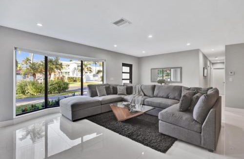 South Lake Haus | Renovated 5½ BR Home with Amazing Pool