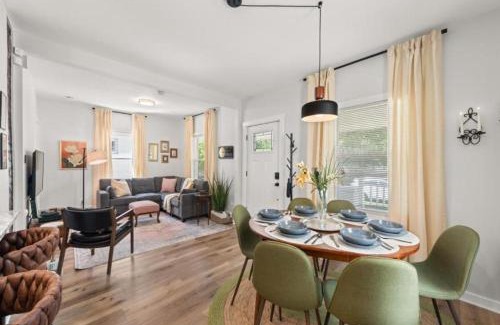 Cleveland Haus | Renovated and Professionally Designed 3Bed Home