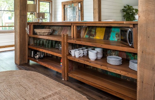 Roswell Haus | Renovated Charming Barn in Historic Roswell