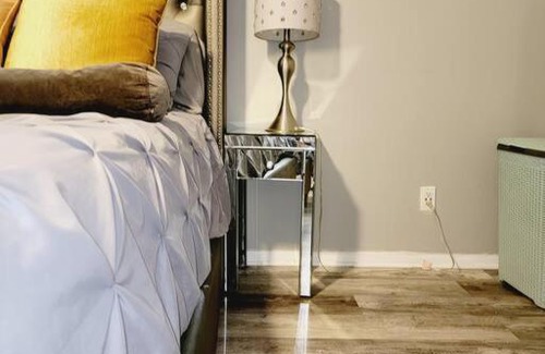 Loring Heights Wohnung | Renovated condo in a prime location!