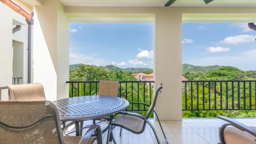 Coco Haus | Renovated Condo in High-End Resort Community with Spectacular Mountain Views, Modern Design, and Beach Club Access