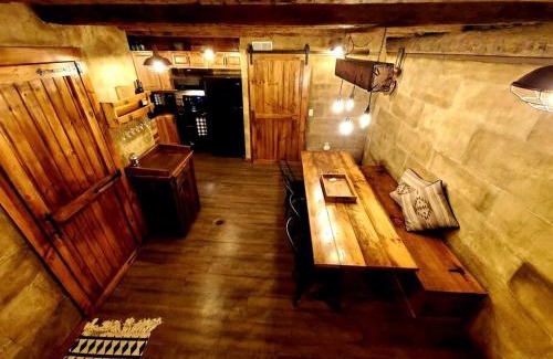 Tippecanoe Haus | Renovated Cottage with Spa Surrounded by Beautiful Hiking Trails in Ohio