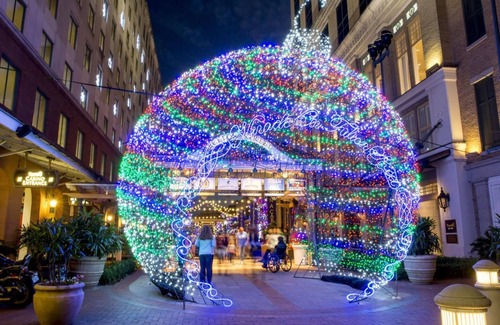 Faubourg Delassize Wohnung | Renovated Garden District Cottage 1 block from Streetcar in Historic District!