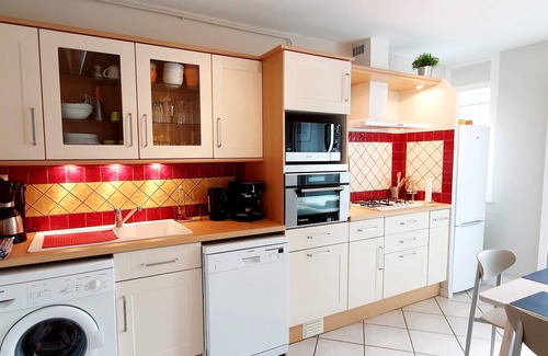Annecy-le-Vieux Wohnung | Renovierte, ruhige und sonnige Wohnung mit großem Innenhof und Tennissee 5 Minuten entfernt