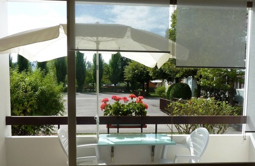 Annecy-le-Vieux Wohnung | Renovierte, ruhige und sonnige Wohnung mit großem Innenhof und Tennissee 5 Minuten entfernt