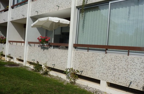 Annecy-le-Vieux Wohnung | Renovierte, ruhige und sonnige Wohnung mit großem Innenhof und Tennissee 5 Minuten entfernt
