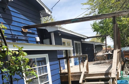 Ontario Haus | Renovated Spacious 5bd Room Home- 5 minutes to Splash Pad