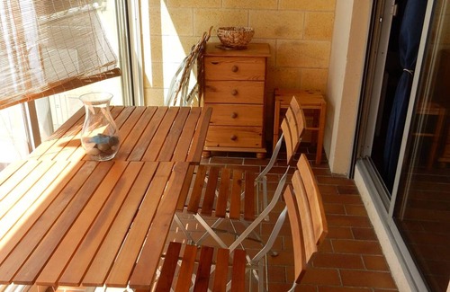 Le Port Wohnung | Renoviertes Studio-Kabine mit sicherem Parkplatz, Strandnah