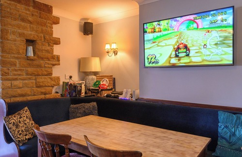 Beal Hütte | Rent a pub - The Cosy Tap - At the Retreat