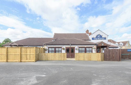 Beal Hütte | Rent a pub - The Cosy Tap - At the Retreat