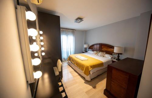 Jaen Wohnung | RentitSpain Ático Moderno y Céntrico con balcón curvo en Jaén