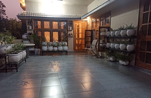 Dehradun Haus | Repose in the Himalayan Range of Exotic India!