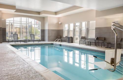 I-435 West KC-KS Hotel | Residence Inn by Marriott Kansas City at The Legends