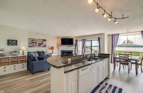 North Shore Eigentumswohnung | NEU! Resort Condo mit Zugang zum Pool auf Smith Mtn Lk!