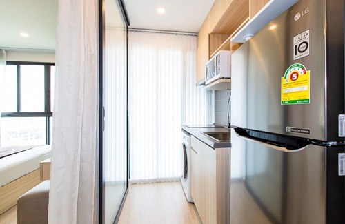 Bang Na Eigentumswohnung | Resort style condo, high floor studio, pool view