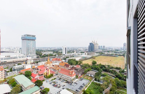 Bang Na Eigentumswohnung | Resort style condo, high floor studio, pool view