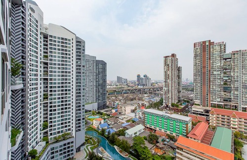 Bang Na Eigentumswohnung | Resort style condo, high floor studio, pool view