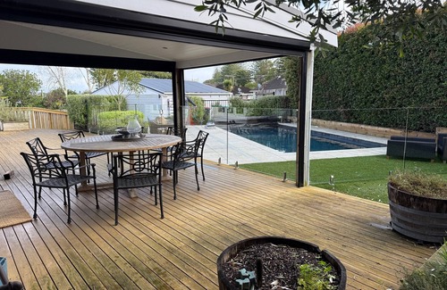 Auckland Haus | Resort style home with Pool, Chefs Kitchen and 4 bedrooms.