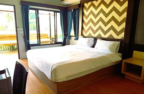 Ban Mut Dok Khao Hotel | Resort Thalang