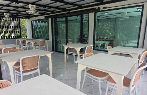 Ban Mut Dok Khao Hotel | Resort Thalang