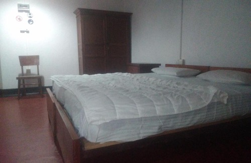 Deniyaya Haus | Rest House ( තානායම )