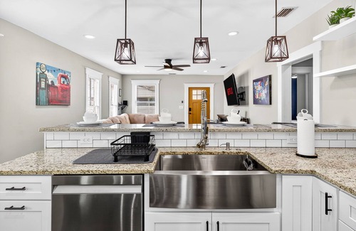 Tampa Heights Haus | Rest & Recharge | Modern Comfort Near Downtown