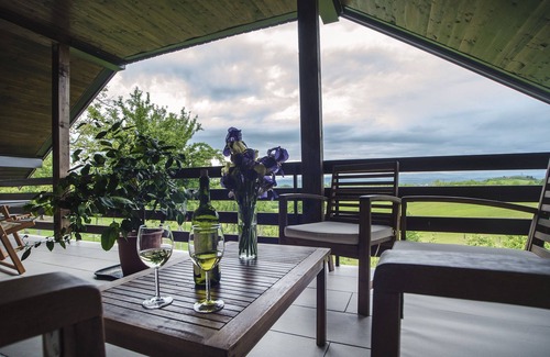 Cetingrad Haus | Rest & Retreat Eco Estate Dandelion with Hot Tub & Sauna