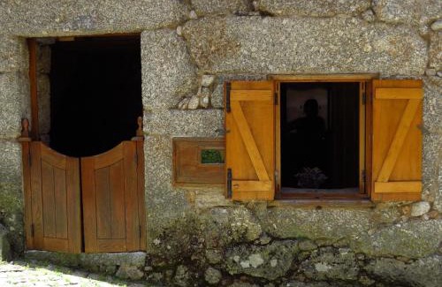 Lazarim Haus | Restored, rustic and rural mini cottage in typical Portuguese village