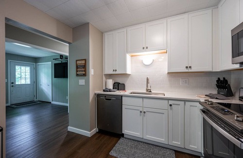 Sister Bay Haus | Retreat on a wooded lot within walking distance of downtown!