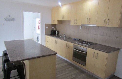 Port Vincent Haus | Retreat on Talbot - short walk to shops, pub and beach - Off Peak Special!