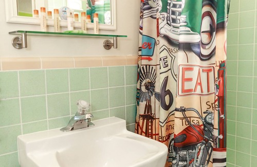 Cortez Hotel | Retro Inn at Mesa Verde