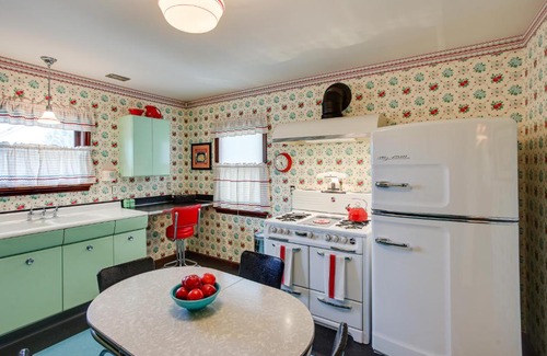 West End Haus | Retro-Style Home in Ruston Walkable Location!